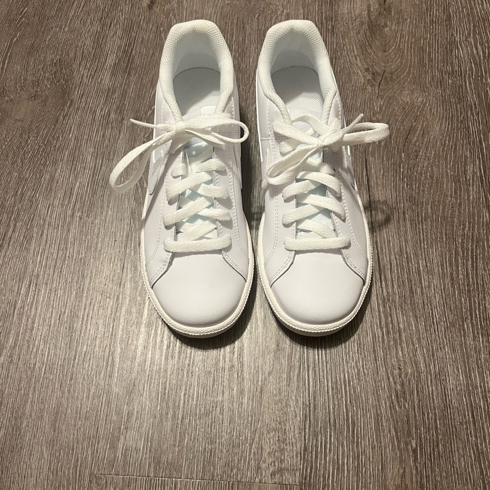 Nike Women's White Sneakers - Picture 3 of 9